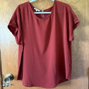 Maurice’s Delton Zipper back blouse